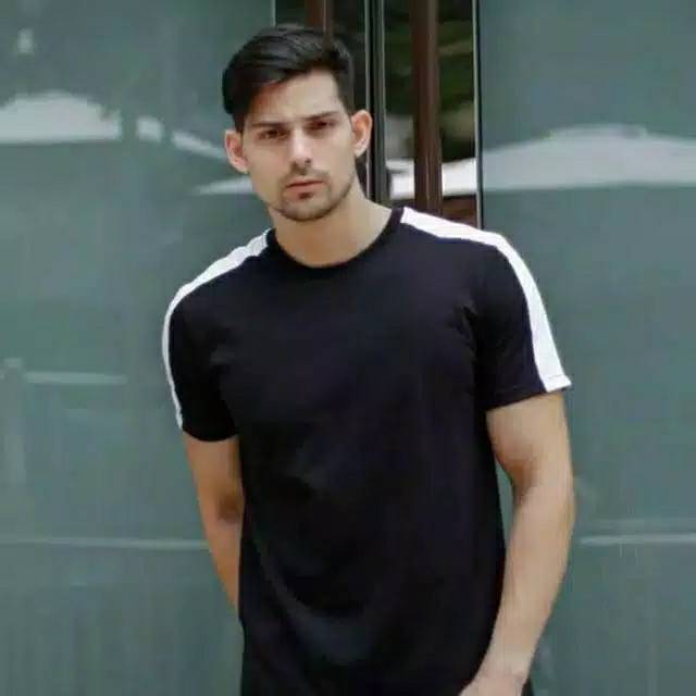 Jual Kaos Polos Hitam Strip Putih Indonesia|Shopee Indonesia 640_X_640_jpg