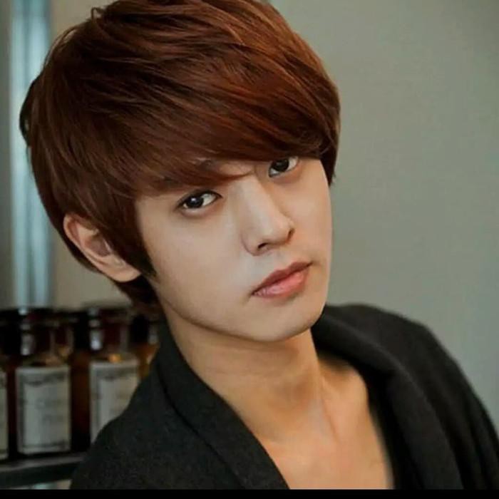Dengan model rambut pria ini, anda juga bisa mengkreasikannya dengan tekstur atau warna rambut berbeda untuk tampilan yang lebih modis. Wig Rambut Palsu Pendek Model Keren Warna Coklat Tua Untuk Pria Coklat Tua Berkualitas Shopee Indonesia