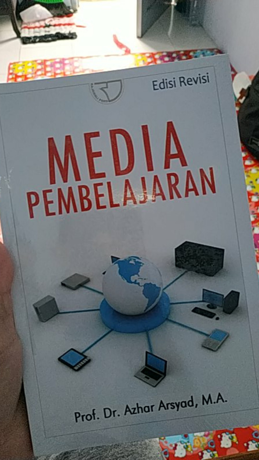 media berbasis cetak (buku, penuntun, buku latihan, alat bantu kerja, dan. Media Pembelajaran Edisi Revisi Prof Dr Azhar Arsyad Rajawali Shopee Indonesia