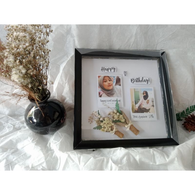 Set of floral wedding logos and monogram with elegant green leaves golden geometric triangular frame for invitation save the date card design. Harga 3d Flower Frame Terbaru November 2021 Biggo Indonesia