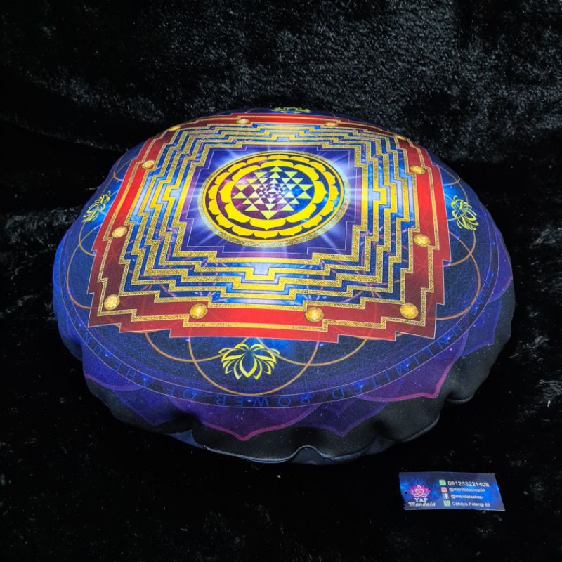 The mandala is a symbol for the universe and gives us a sense of belonging as we examine our own connection within. Jual Mandala Pillow Bantal Mandala Healing Sri Yantra Indonesia Shopee Indonesia