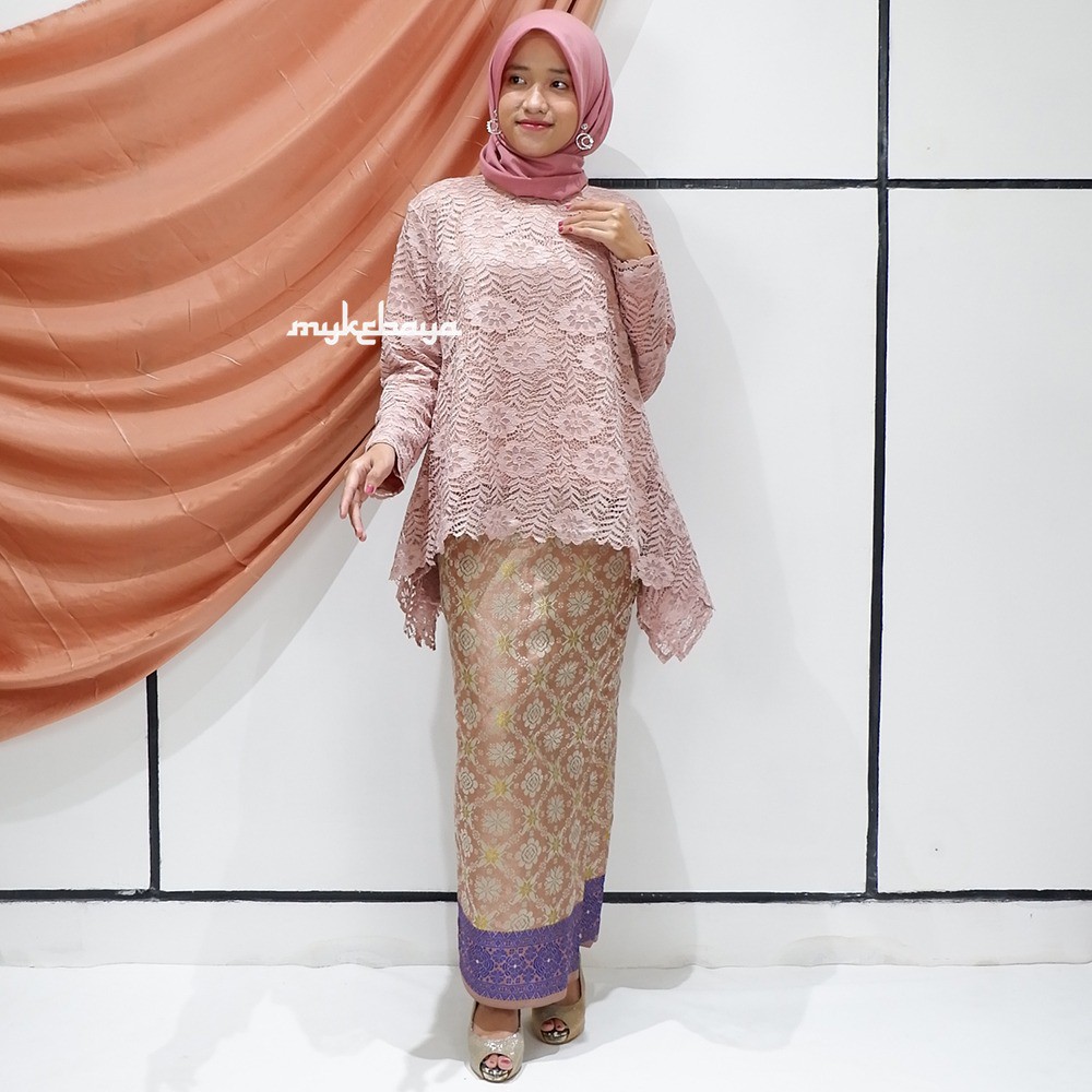 Jual SETELAN KEBAYA BROKAT PREMIUM FREE ROK SONGKET MEWAH Indonesia|Shopee  Indonesia