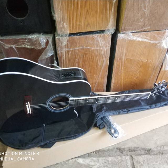 Tanyakan apakah gitar pilihanmu memiliki . Gitar Akustik Elektrik Jumbo Tanam Besi New Shopee Indonesia