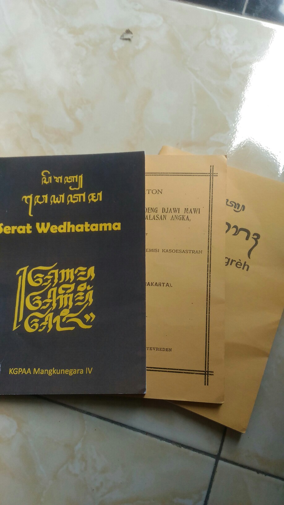 Yang senantiasa diperbaiki, diperbaharui, dan dimutakhirkan sesuai dengan dinamika kebutuhan dan perubahan zaman. Buku Serat Wedhatama Aksara Jawa Shopee Indonesia