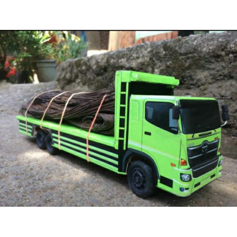 Kenapa harus membeli miniatur truk oleng di toko kami? Harga Bak Miniatur Truk Terbaru September 2022 Biggo Indonesia