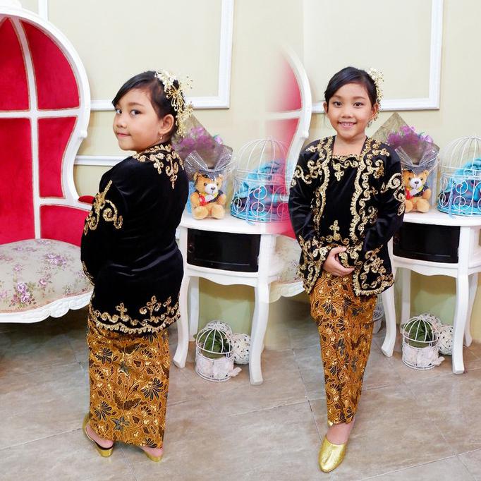Ada gratis ongkir, promo cod, & cashback. Jual Ready Baju Adat Jawa Bludru Anak Perempuan Karnaval Pawai Kartinian Bj Rok 4 10th Murah Shopee Indonesia