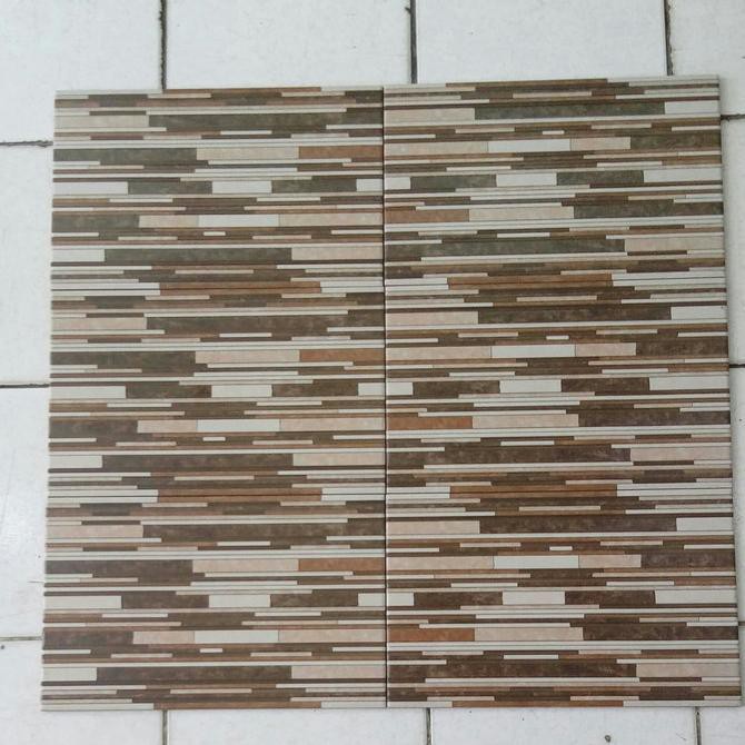 Salah satu bagian penting pada eksterior rumah yang harus diperhatikan untuk mempercantik sebuah rumah minimalis adalah teras rumah. Harga Keramik Motif Batu Alam 25 X 40 Terbaru Januari 2022 Biggo Indonesia