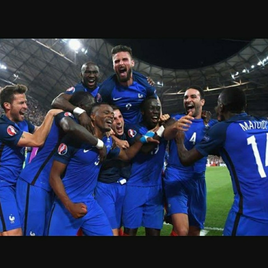 All information about france (world cup 2022) ➤ current squad with market values ➤ transfers ➤ rumours ➤ player stats ➤ fixtures ➤ news. Jual Jersey France Prancis Home Euro 2018 Player Baju Bola Negara Grade Ori Go Pi Biru Nike Futsal Indonesia Shopee Indonesia