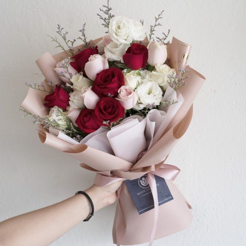Ups red is another way to say ups next day air. Flower Bouquet Red Rose Florist Bali Shopee Indonesia