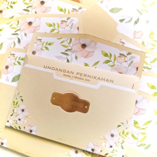 Buat undangan pernikahan yang akan membuat teman kamu iri dengan canva. Undangan Hardcover Cantik Dan Murah Shopee Indonesia