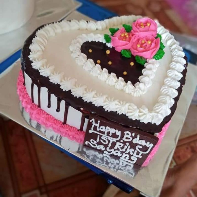 Rp 100rb karakter burung tanpa sangkar. Harga Kue Tart Surabaya Terbaru November 2021 Biggo Indonesia