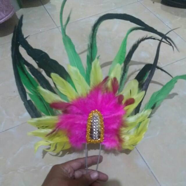 3 Ide Kerajinan Tangan Dari Bulu Ayam Mudah Cantik Murah Kardus bekas Kapas warna putih atau bulu ayam dari.