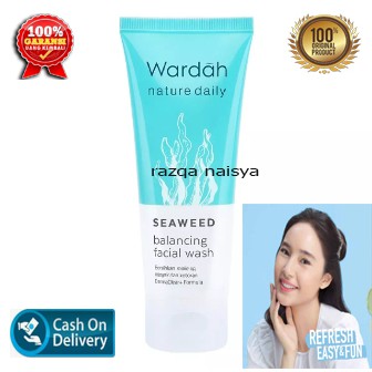 Bentuknya kental, ternyata aku baca ada kandungan aloeveranya, jadi aku pakai facemist natur e itu selain aku pakai sebelum menggunakan make up juga aku pakai saat sebelum tidur. Pencuci Muka Untuk Kulit Berminyak Pembersih Wajah Untuk Kulit Kusam Shopee Indonesia