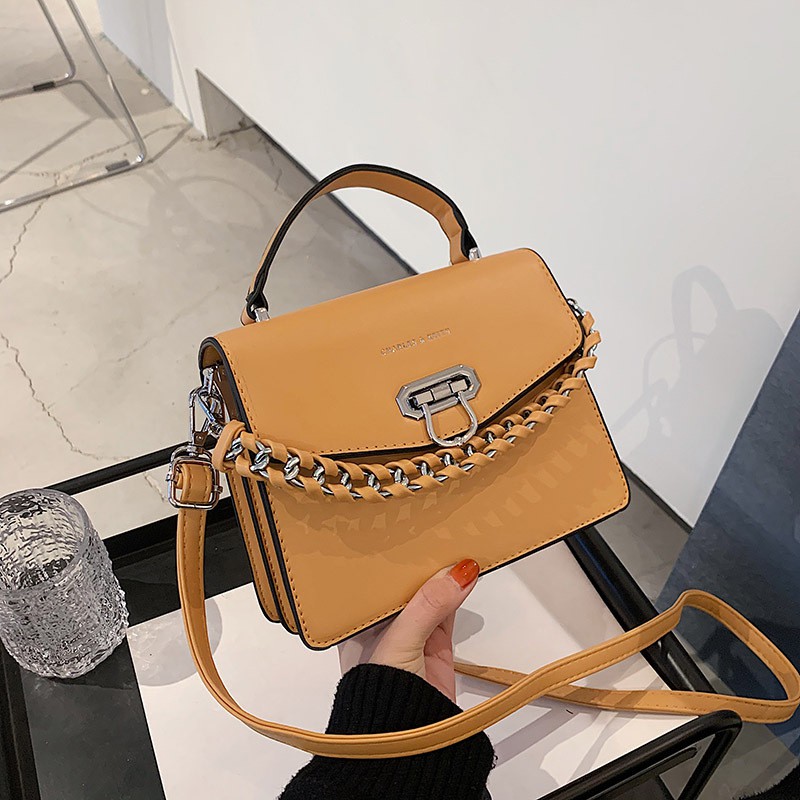 Model tas fashionn terbaru dengan desain modern menjadi trend yang banyak di miliki oleh selegram atau artis dengan inovasi kekinian dan model eksklusif. Solafashion Tpk0057cnk Tas Selebgram Wanita Kekinian Tas Selempang Import Murah Terbaru 2021 Shopee Indonesia