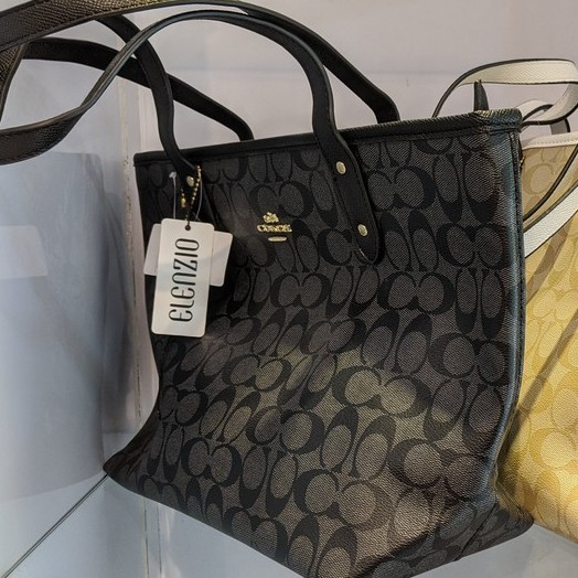 Due to their popularity, designer bags are often replicated and coach bags are no exception. Like Original Tas Tote Coach Murah Signature Shopee Indonesia