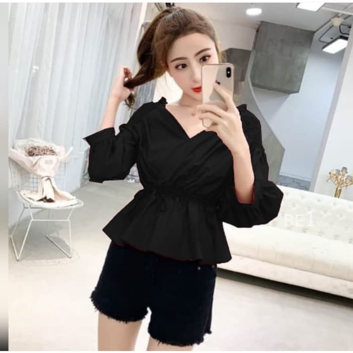 Jual blouse keren hitam abu baju atasan wanita blouse kekinian image information: Blouse Atasan Wanita Hitam Polos Blouse Wanita Mosscrepe Hitam Pakaian Atasan Wanita Shopee Indonesia