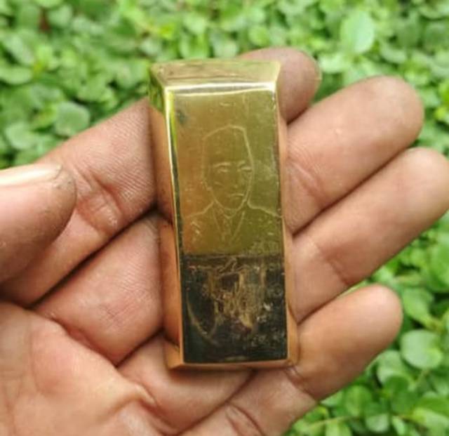 Cara membedakan emas asli dan palsu. Jual Lempengan Emas Batangan Soekarno 1818 Bahan Kuningan Gold 24k Gambar Soekarno Indonesia Shopee Indonesia