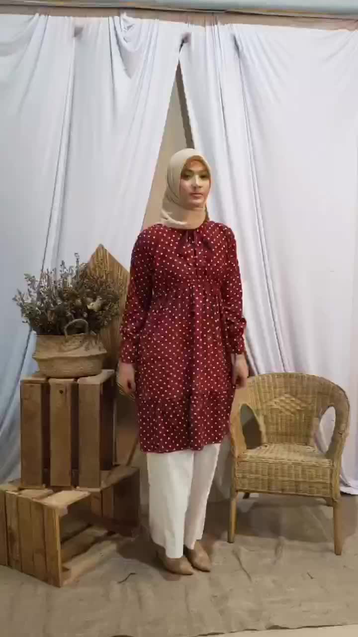 Salah satu kain yang banyak digunakan untuk membuat produk fashion adalah bahan monalisa. PROMO Korean Polkadot MONALISA Tunik Pita Lengan Panjang