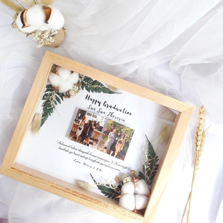 Botanical frame with eucalyptus, branches, fern and leaves. Jual Frame 3d Kado Wisuda Unik Dried Flower Frame Kado Ulang Tahun Flower Frame Buket Bunga Indonesia Shopee Indonesia