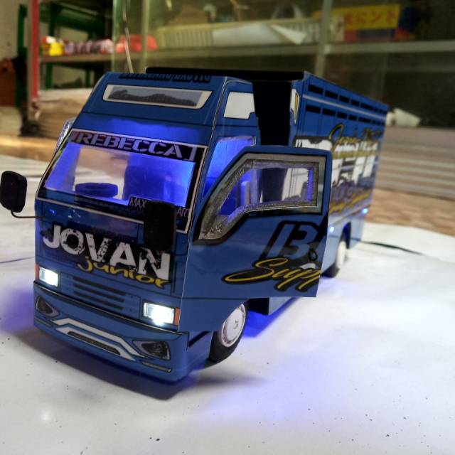 Share efek 3d dan livery standar pabrik mbois lop canter madura asyik ads mods duration. Miniatur Truk Canter Full Variasi - Canter Mania