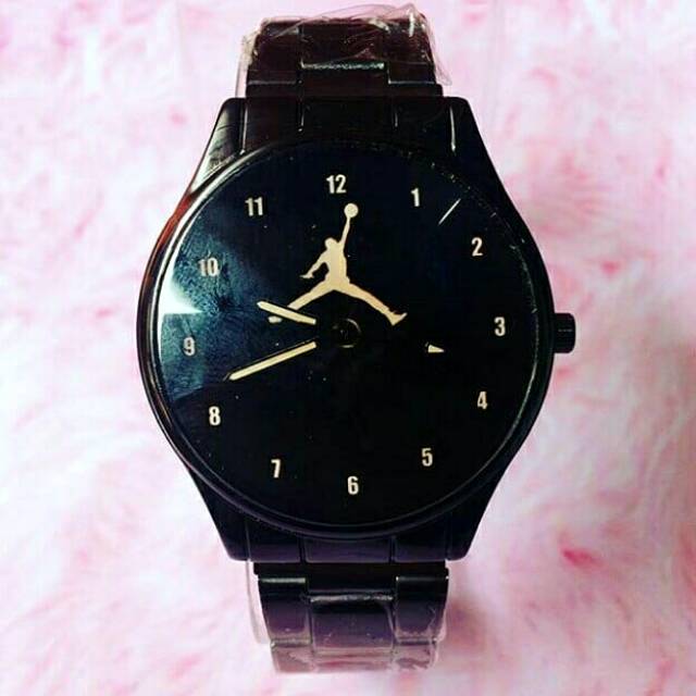 Jual Jam Tangan Custom Rantai Hitam Background Air Jordan Indonesia|Shopee Indonesia 640_X_640_jpg