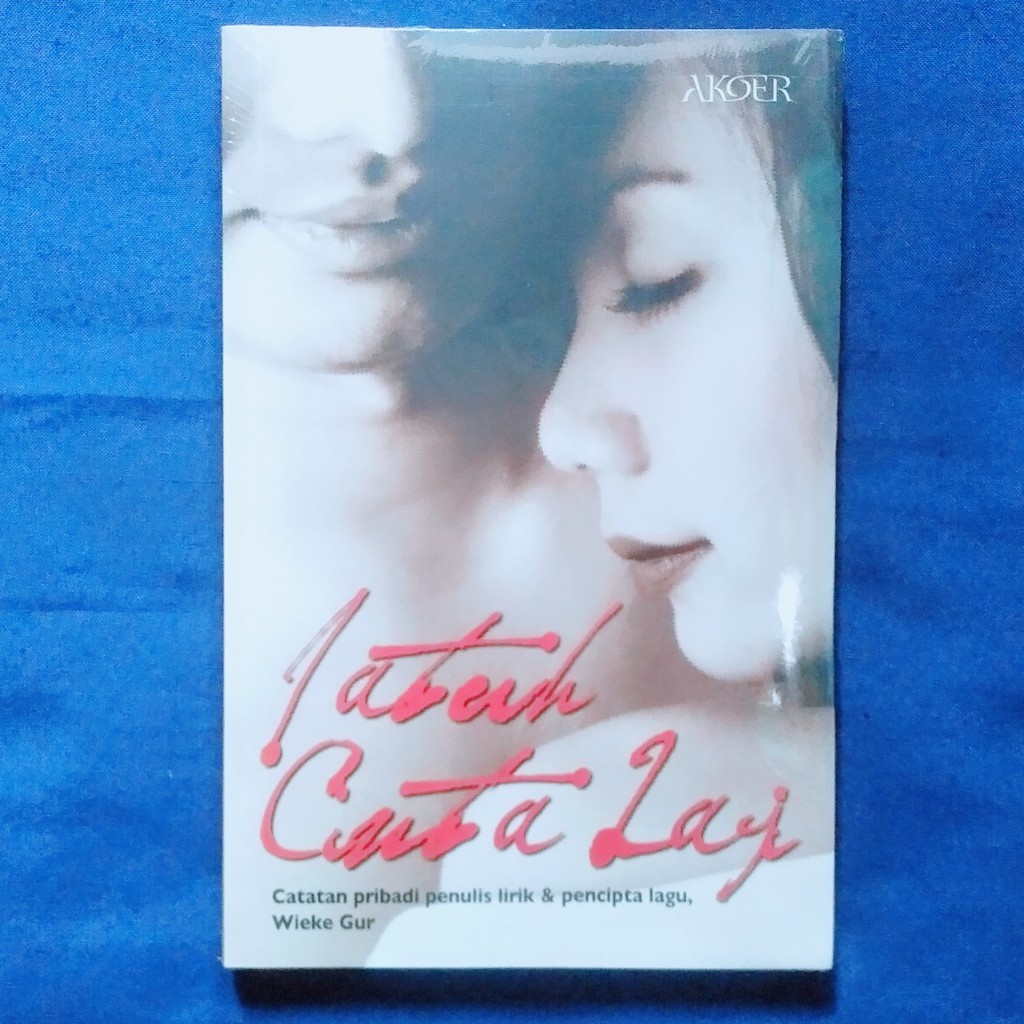 Lagu cinta tak terpisahkan populer dibawakan oleh penyanyi cak diqin. Novel Jatuh Cinta Lagi Wieke Gur Shopee Indonesia