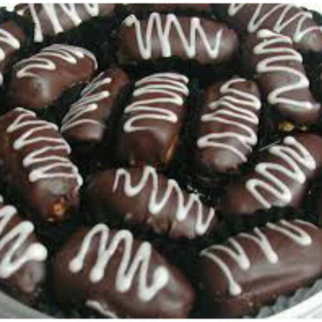 Kue coklat isi kacang mede / kue kering lebaran | Shopee Indonesia