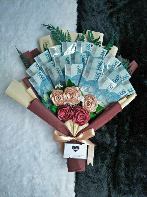 Setelah itu, buat kelopak bunganya. Jual Buket Uang Kertas Bouquet Money Buket Duit Buket Bunga Uang Kertas Murah Semarang Shopee Indonesia