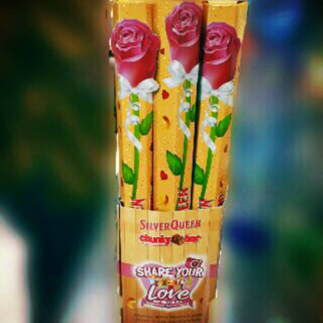 Daftar harga coklat silverqueen di indomaret 2019 2020 terbaru jenis varian rasa dari berat 33 g 68 gram 100 gr chunky bar midi dan lainnya, merk coklat . Silver Queen Chunky Bar Edisi Valentine Shopee Indonesia