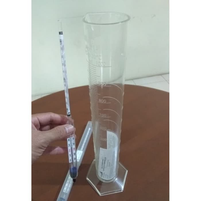 Video ini adalah video tutorial sederhana cara menggunakan alat ukur hydrometer/hidrometer untuk mengukur density/ massa jenis pada bahan . Hydrometer With Thermometer 0 800 0 900 Set Plus Gelas Ukur Pmp 1 Liter Bbm Solar Diesel Shopee Indonesia
