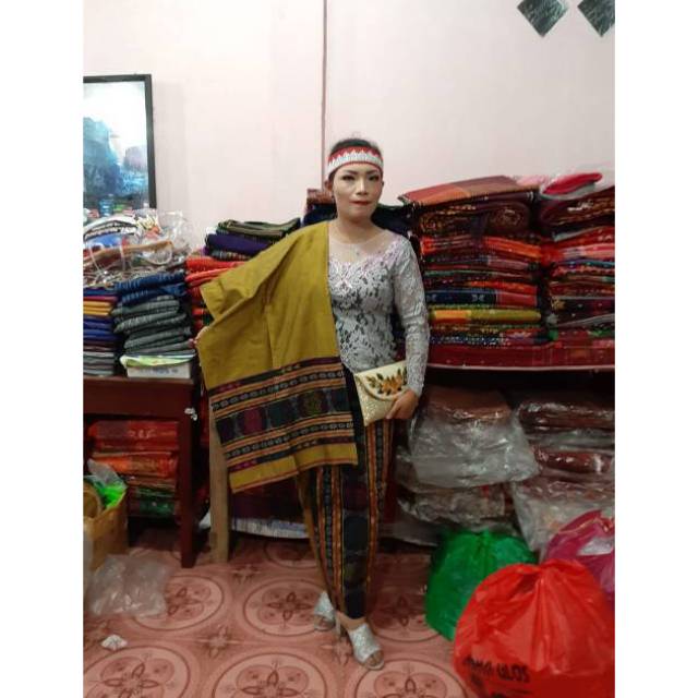 Jual SONGKET SARUNG SELENDANG SEMI SUTRA TENUN SIANTAR SUTRA HONGKONG GOLD  BAWAHAN KEBAYA BATAK Indonesia|Shopee Indonesia