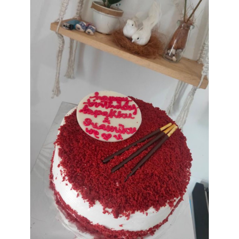 Kamu juga bisa menjadikan aktivitas bersantai saat liburan untuk desain kue lho! Kue Ultah Harga Terbaik Makanan Minuman September 2021 Shopee Indonesia