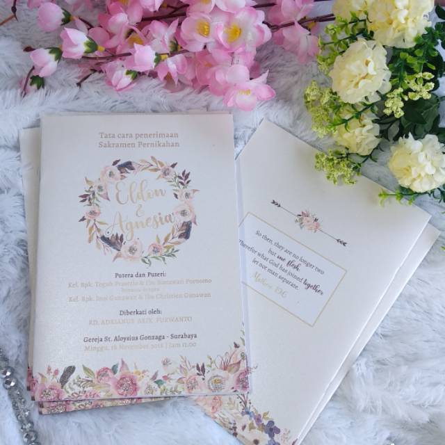 Sebelum menggarap teks pokok, calon pengantin hendaknya membaca. Custom Buku Gereja Holy Matrimony Book Buku Liturgi Pernikahan Shopee Indonesia