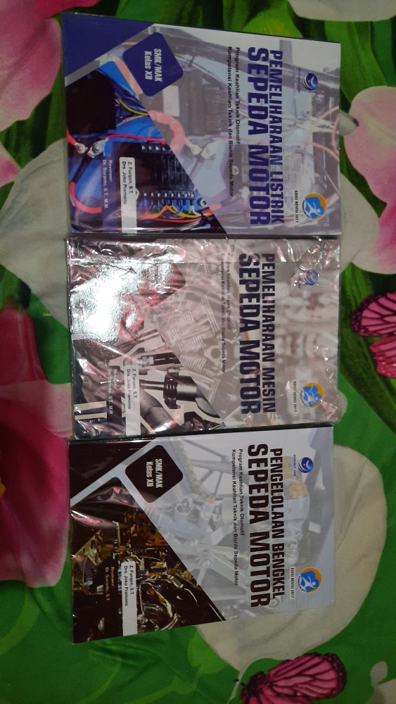 Didaerah banyak pemakai sepeda motor atau sepi kendaraan bermotor. Buku Pengelolaan Bengkel Sepeda Motor Teknik Otomotif Teknik Dan Bisnis Sepeda Motor Smk Kelas Xii Shopee Indonesia