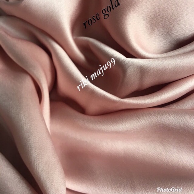 Bahan kain satin maxmara premium warna rosegold taro pink di tokopedia ∙ promo pengguna baru ∙ cicilan 0% ∙ kurir instan. Jual Kain Bahan Sutra Maxmara Kain Maxmara Sutra Bahan Dress Gaun Pesta Longdress Shopee Indonesia