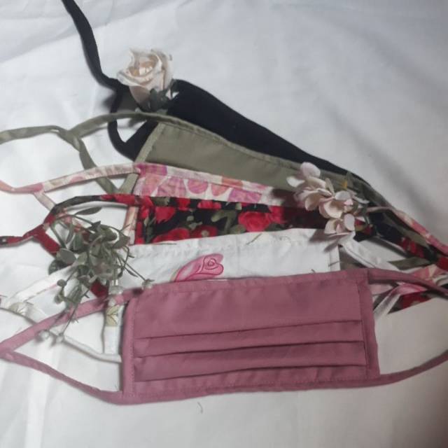 Masker kain 2 ply + tempat tisu 12pcs Rp 30.000,00 | Shopee Indonesia