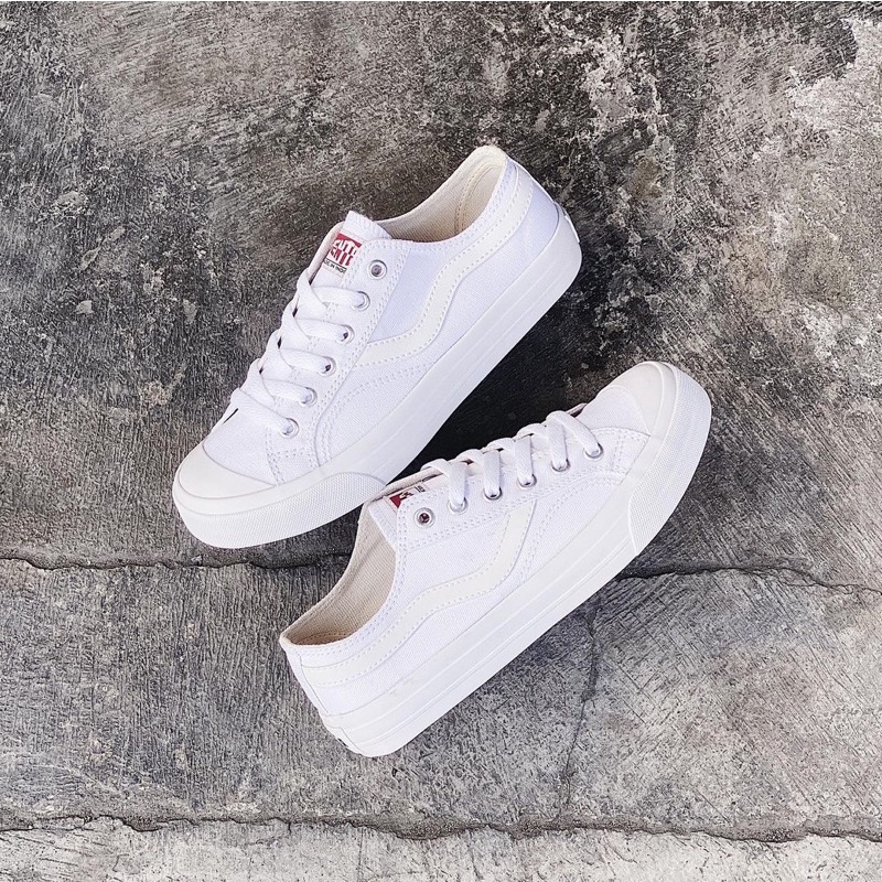 Jual sepatu ventela public low white original