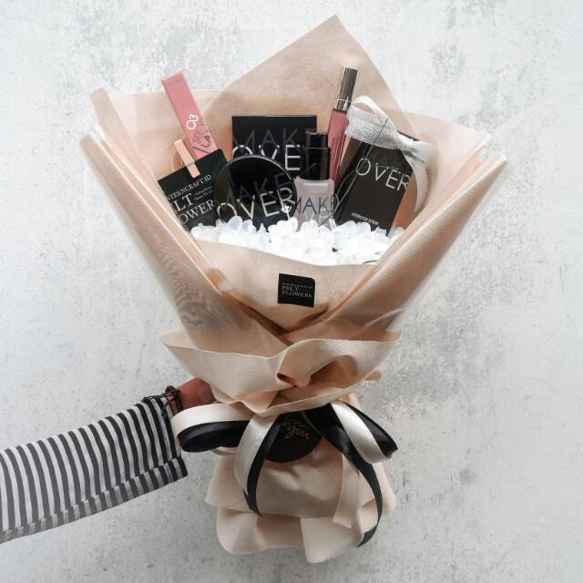 Buket makeup make over : Buket Makeup Makeover Mix Wardah Shopee Indonesia