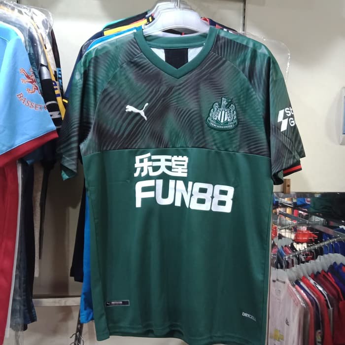 21/02/2019 · 21st february 2019, 2:35 pm having already given fans a glimpse of their home and away shirts for the 2019/20 season, newcastle united have now had their third strip leaked. Jual Jersey Newcastle United 3rd 2019 2020 Grade Ori Import High Quality Indonesia Shopee Indonesia