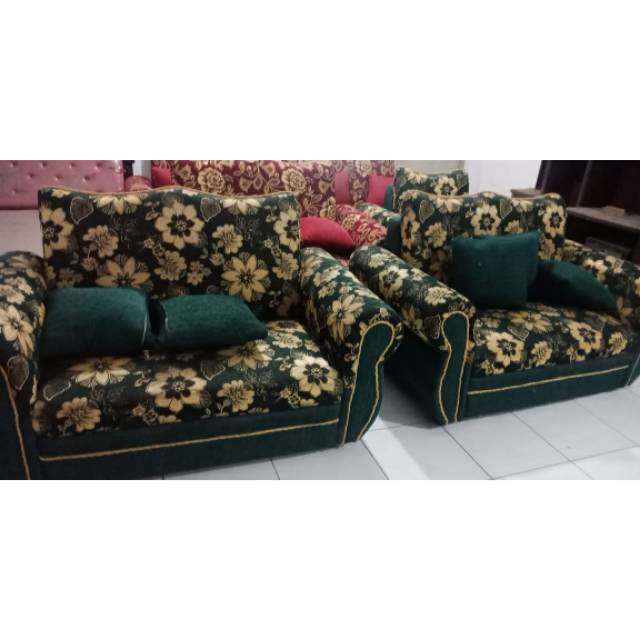Tak heran jika produk mebel berbahan kayu jati memiliki harga yang. Sofa Type Seiko 2 2 1 Dan Meja Tamu Kaca New Khusus Cirebon Kota Shopee Indonesia