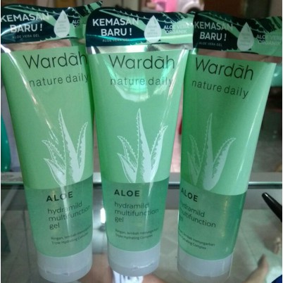 Wardah aloe hydramild multifunction gel ini memiliki kandungan vitamin a, e, c, mineral dan antioksidan tinggi. Wardah Nature Daily Hydramild Multifuctional Aloe Vera Gel Lidah Buaya Shopee Indonesia