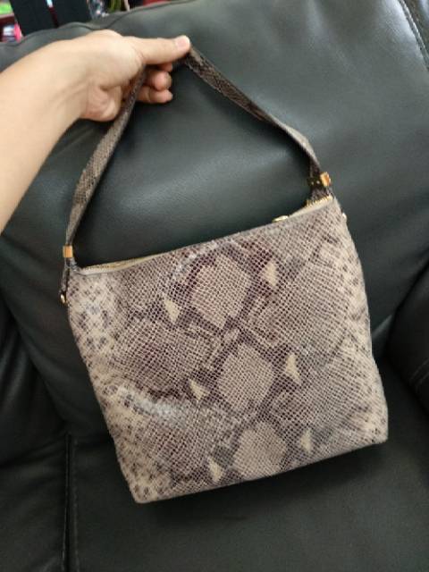 Discover the latest trends for satchels, crossbody bags, totes, and more polished&nbsp;. Michael Kors Original Authentic Tas Snakeskin Bag Preloved Shopee Indonesia