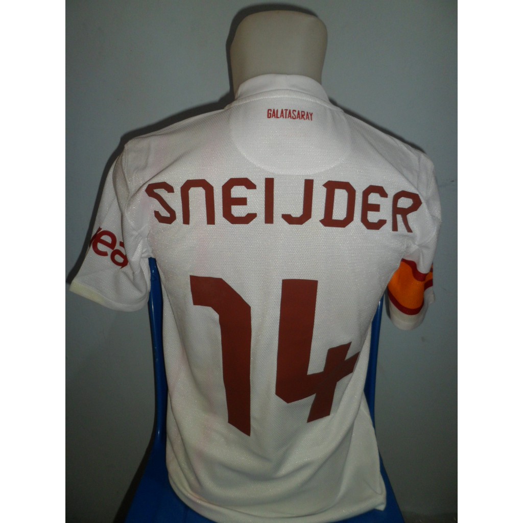 Avea are sleeve sponsors while the nikon logo appears on the. Jual Jersey Galatasaray Home Sneijder 14 2012 2012 Grade Aaa Indonesia Shopee Indonesia