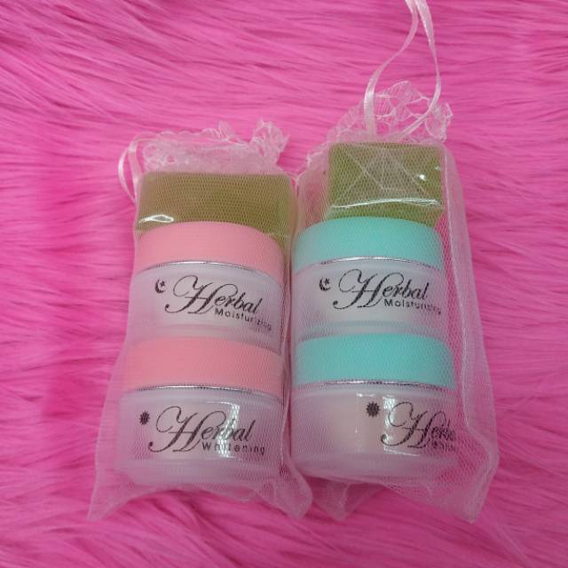 150 gr · cream perawatan wajah algae beauty cream cream kecantikan yang sudah terbukti dalam 2minggu mencerahkan dan memutihkan wajah yang . Paket Cream Herbal Pink Hijau All Varian Shopee Indonesia