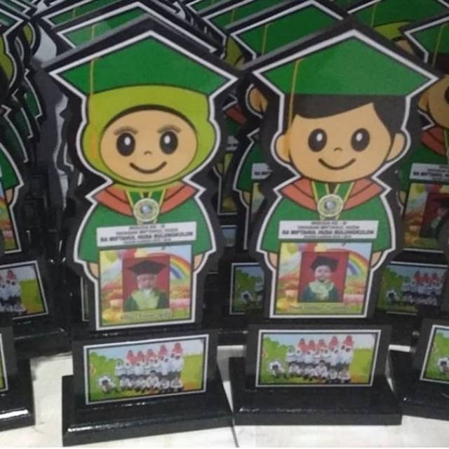 Plakat wisuda untuk anak tk merupakan salah satu penghargaan yang cocok di . Plakat Wisuda Paud Tk Vandel Murah Banget Shopee Indonesia