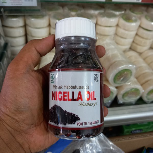 Habbataussauda atau minyak jintan hitam berasal dari biji bunga nigella sativa. Minyak Habbatussauda Jintan Hitam NIGELLA OIL Habasyi 210