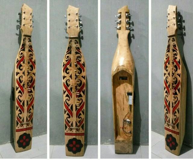 Sape instrument dayak kalimantan merdu, menyentuh hati, musik penenang pikiran !! Jual Sape Dayak Instrument Of Borneo Indonesia Shopee Indonesia