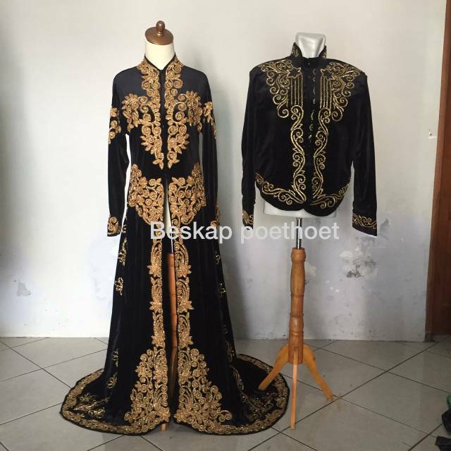 Ia menyiasatinya dengan pakai hijab hitam, baru ditumpuk oleh cunduk mentul. Jual Set Baju Pengantin Adat Jawa Bludru Hitam Emas Muslim Muslimah Modern Simple Elegan Gratis Selop Indonesia Shopee Indonesia