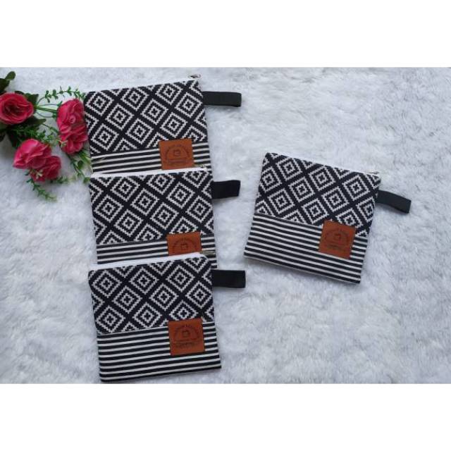 U kartu internet serba digital pertama di indonesia ini. Dompet Kartu Bahan Kanvas Custom Souvenir Pernikahan