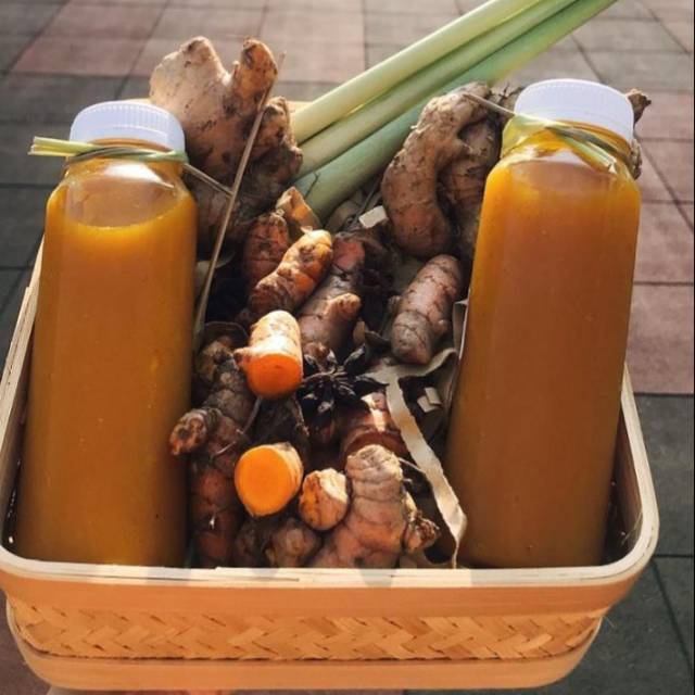 Jahe dan sereh adalah dua ramuan berguna yang bisa direbus menjadi teh yang sangat berkhasiat. Jamu Sehat Herbal Kunyit Jahe Kencur Daun Sereh Kayumanis Madu Shopee Indonesia